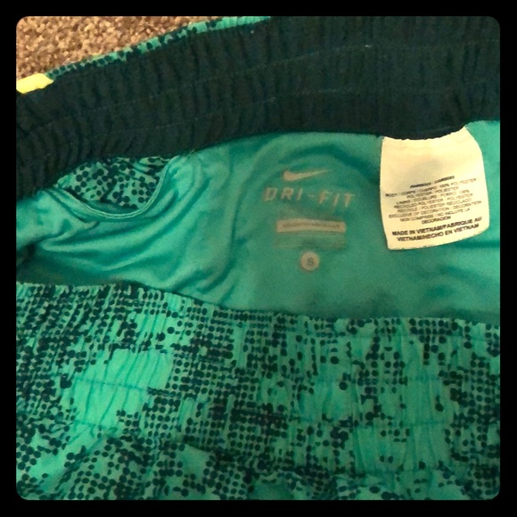 Nike dri-fit shorts - Picture 2 of 3